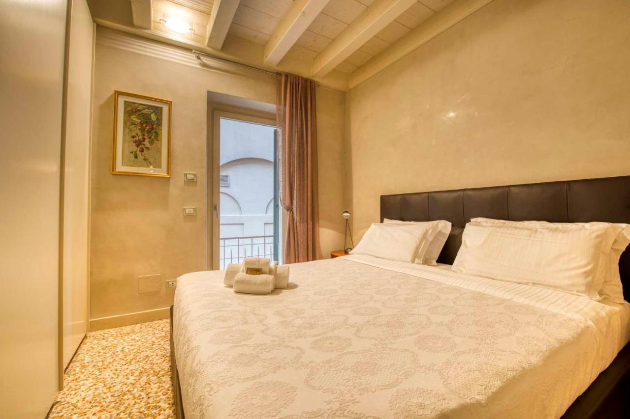 Apartmentsarena - Suite Mercatorum - Piazza Erbe 베로나 외부 사진