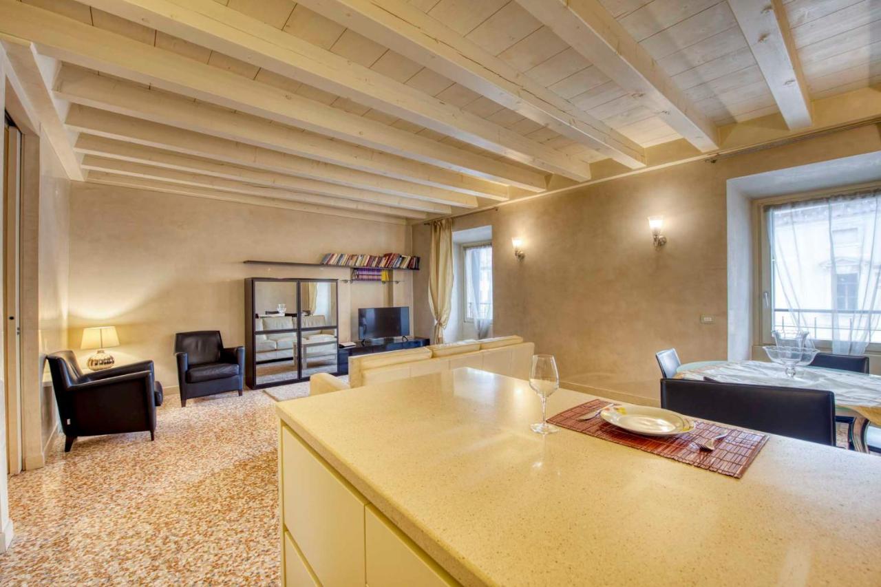 Apartmentsarena - Suite Mercatorum - Piazza Erbe 베로나 외부 사진