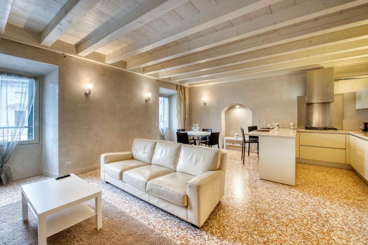 Apartmentsarena - Suite Mercatorum - Piazza Erbe 베로나 외부 사진