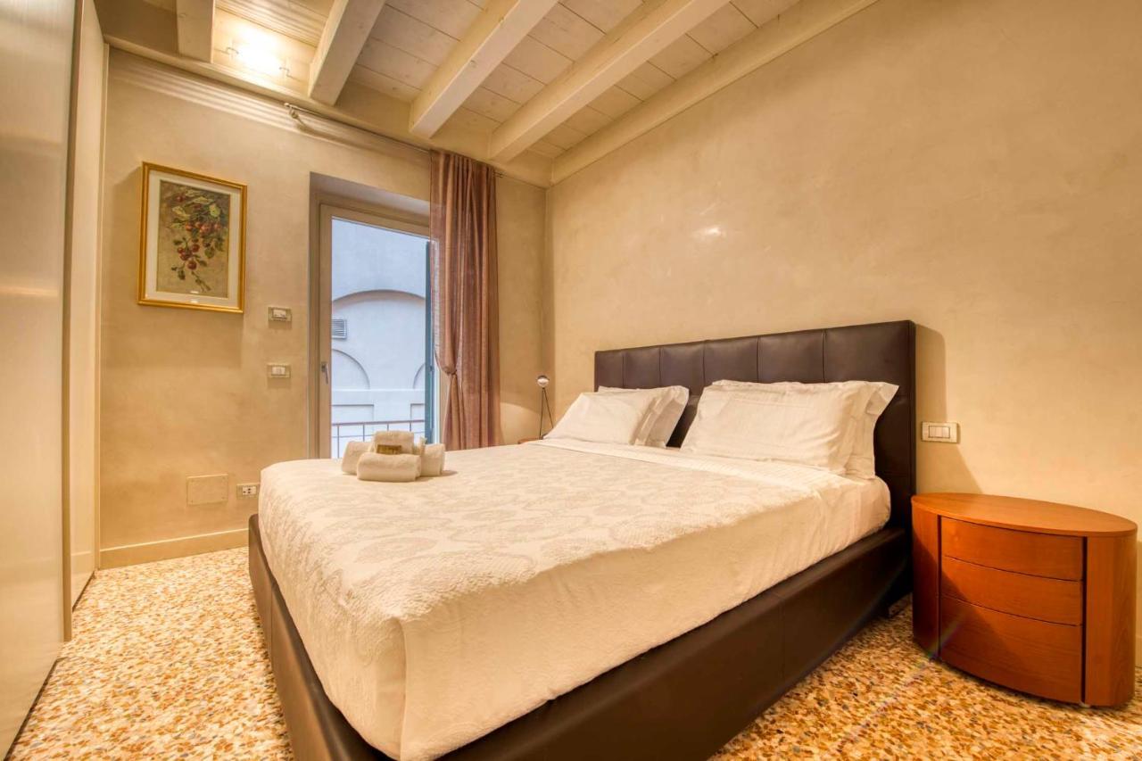 Apartmentsarena - Suite Mercatorum - Piazza Erbe 베로나 외부 사진
