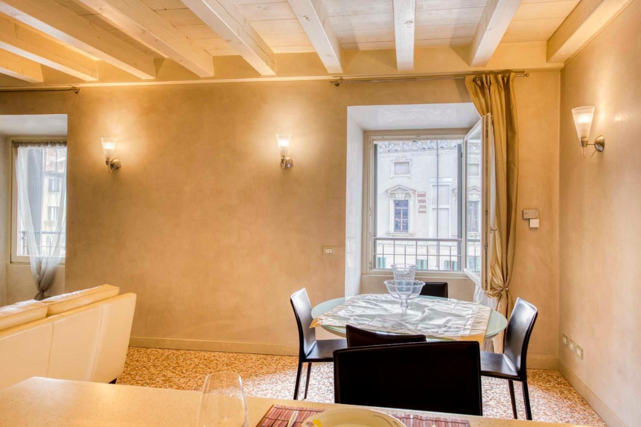 Apartmentsarena - Suite Mercatorum - Piazza Erbe 베로나 외부 사진
